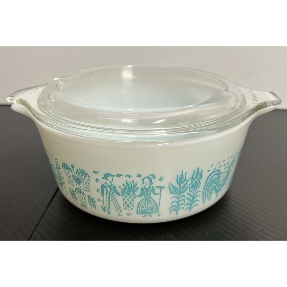 Pyrex 1 1/2 Pint Amish Butterprint Casserole with Lid